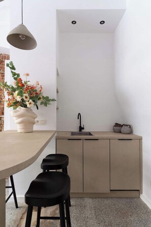 Refrigerador, microondas, horno y lavavajillas 