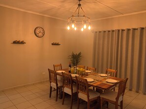 Living area - Hungwe House Victoria Falls  (Victoria Falls)