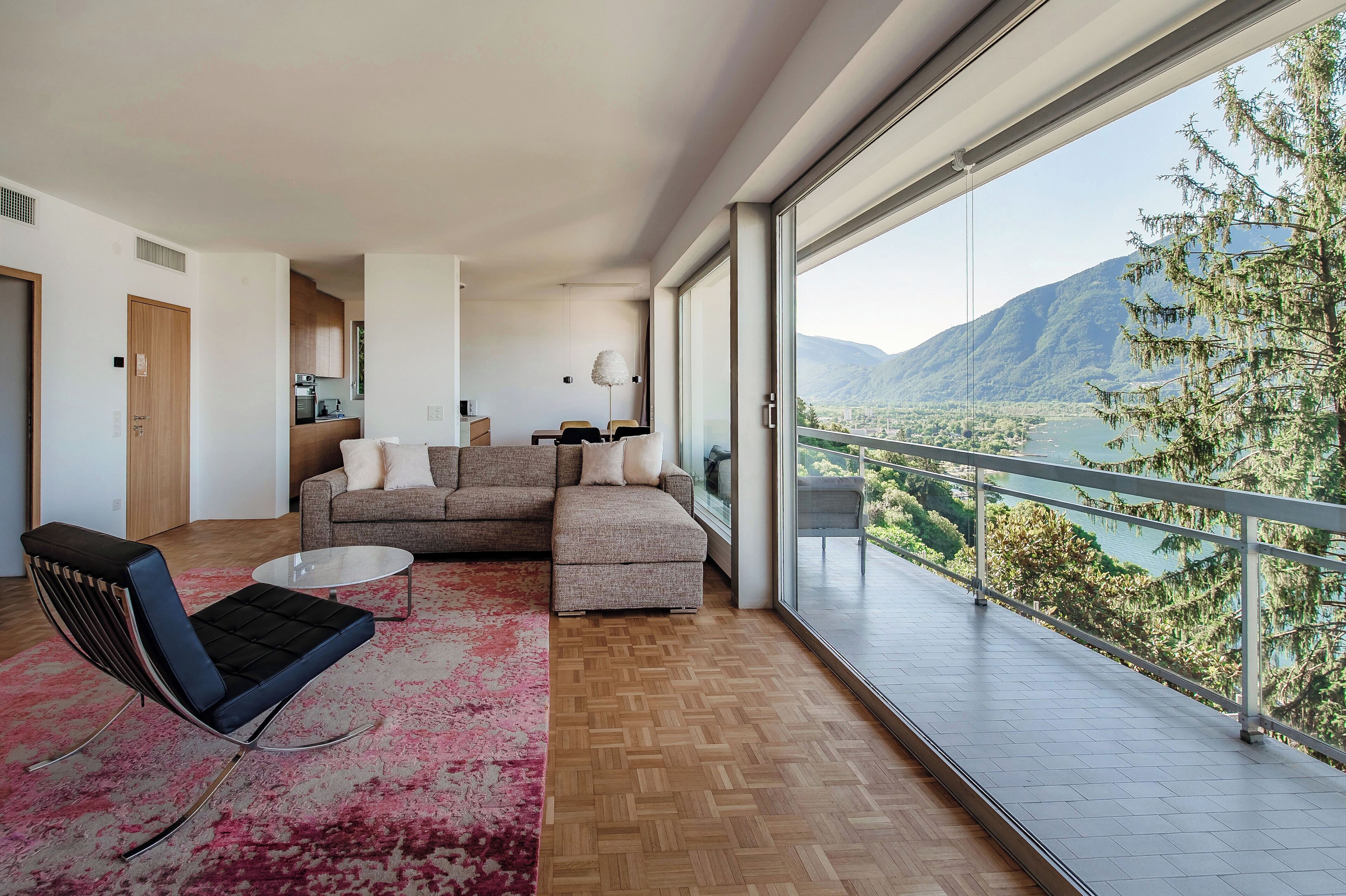 32-Zoll-Flachbildfernseher mit Digitalempfang