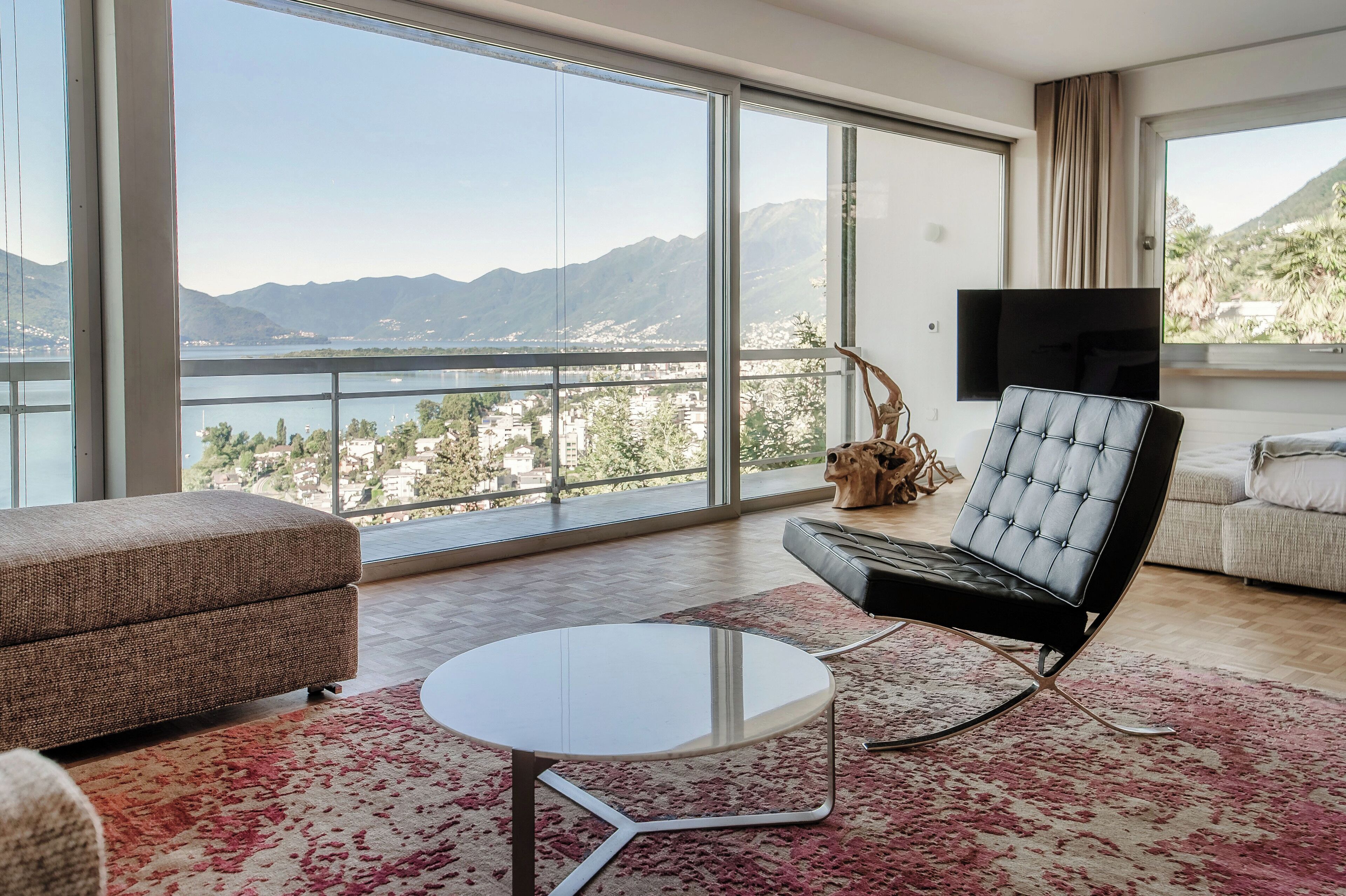 32-Zoll-Flachbildfernseher mit Digitalempfang