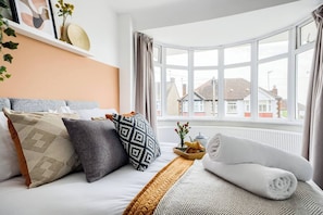 3 bedrooms, WiFi, bed sheets
