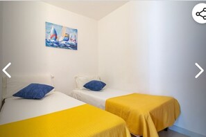 2 makuuhuonetta, silitysrauta/-lauta, Wi-Fi, vuodevaatteet
