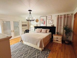 6 bedrooms, travel cot, free WiFi, bed sheets