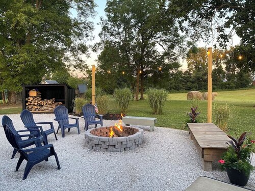 Sunshine Escape: Spacious 6-BDR Home w/ Patio, Fire Pit & 2 Miles to Marina