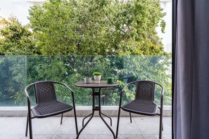 Apartment, Balkon, Kanalblick | Balkon