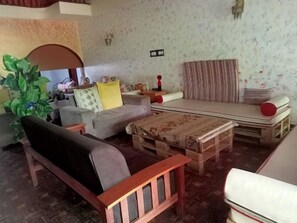 Interior - Kafka Gardens Kisumu (Kisumu)