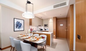 Dining room - Posh 2 BR in Address Opera Mall Access (Dubai)