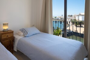 2 sovrum, strykjärn/strykbräda, gratis wi-fi och sängkläder