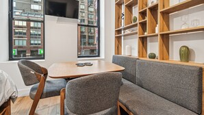 Exclusive Studio | In-room dining - Square 42 (New York)