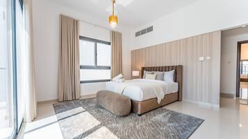 5 chambres, coffres-forts dans les chambres, fer et planche Ă repasser