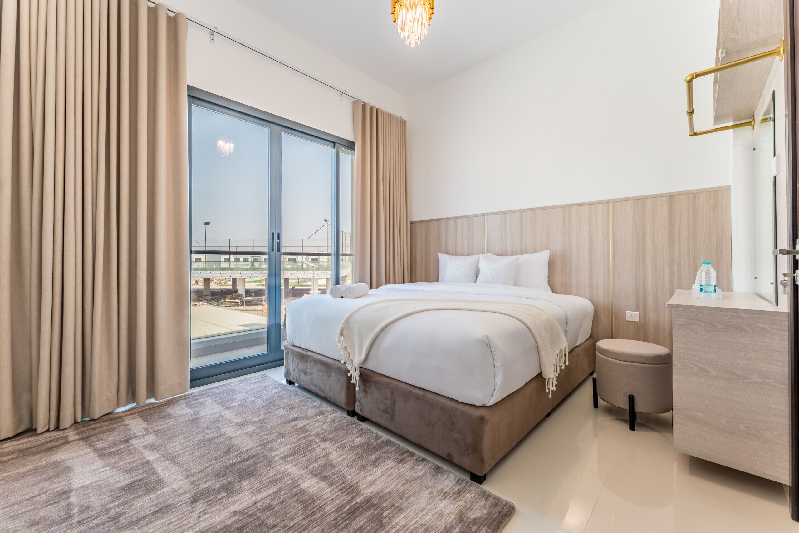 5 soveværelser, pengeskab på værelset, strygejern/strygebræt