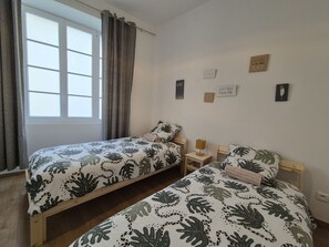 1 bedroom, free WiFi, bed sheets - House on the banks of the Loire in Ancenis (Ancenis)