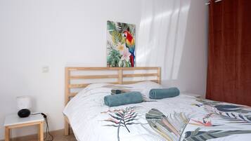 3 bedrooms, iron/ironing board, free WiFi, bed sheets