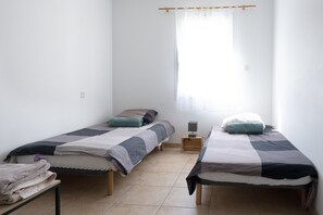 3 habitaciones, tabla de planchar con plancha y wifi gratis 
