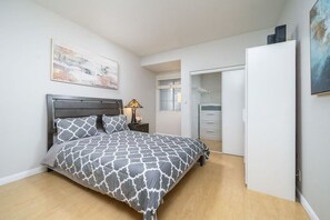 Apartment | 2 bedrooms, Internet - Bright Townhome Retreat With Private Patio Walk Trails (Pomona)