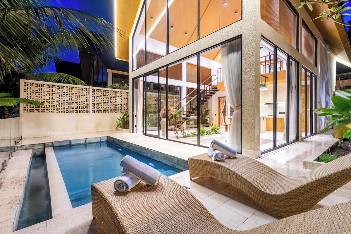 Private pool