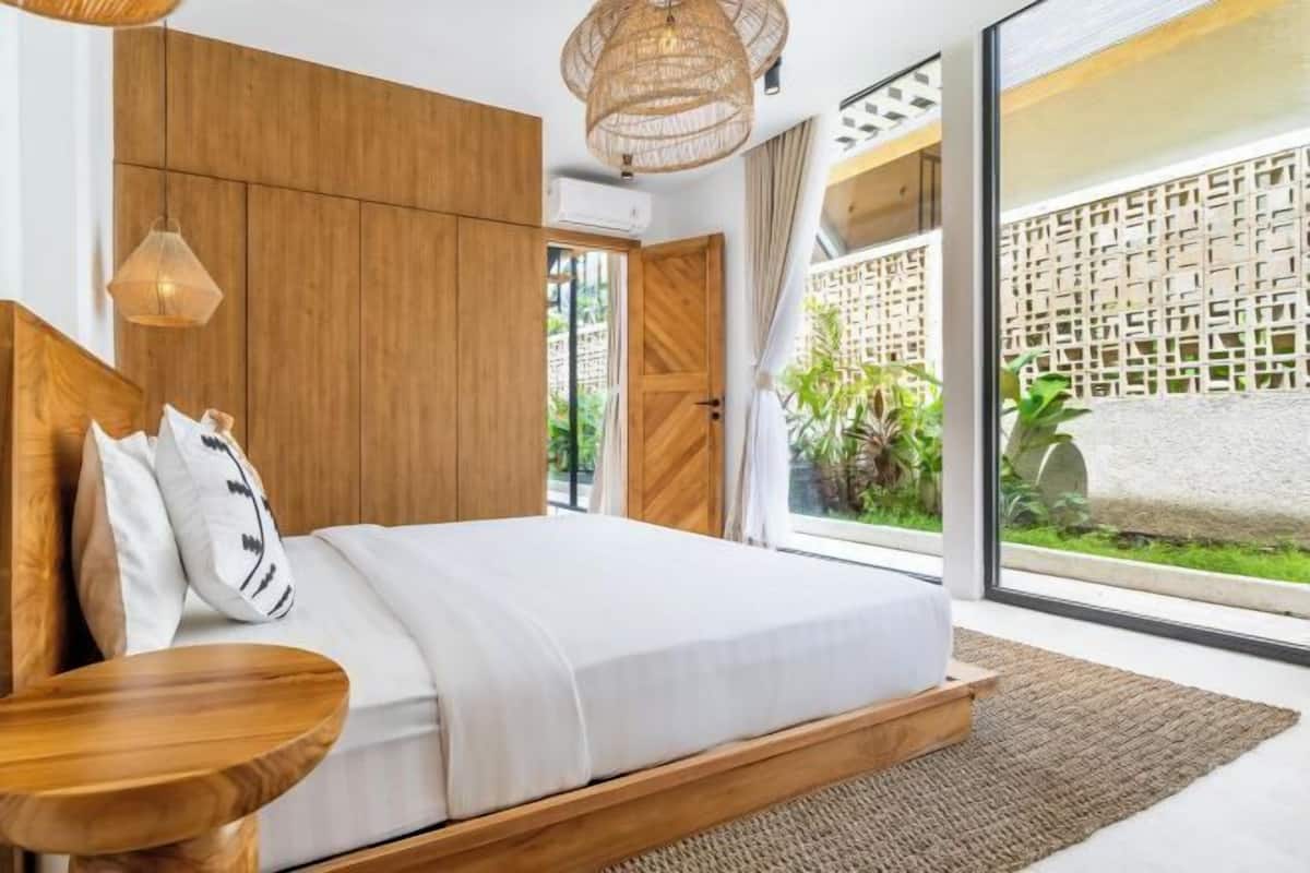 2 bedrooms, in-room safe, desk, laptop workspace