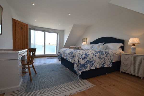 Family House, Garden View | 4 bedrooms, iron/ironing board, WiFi (free)
