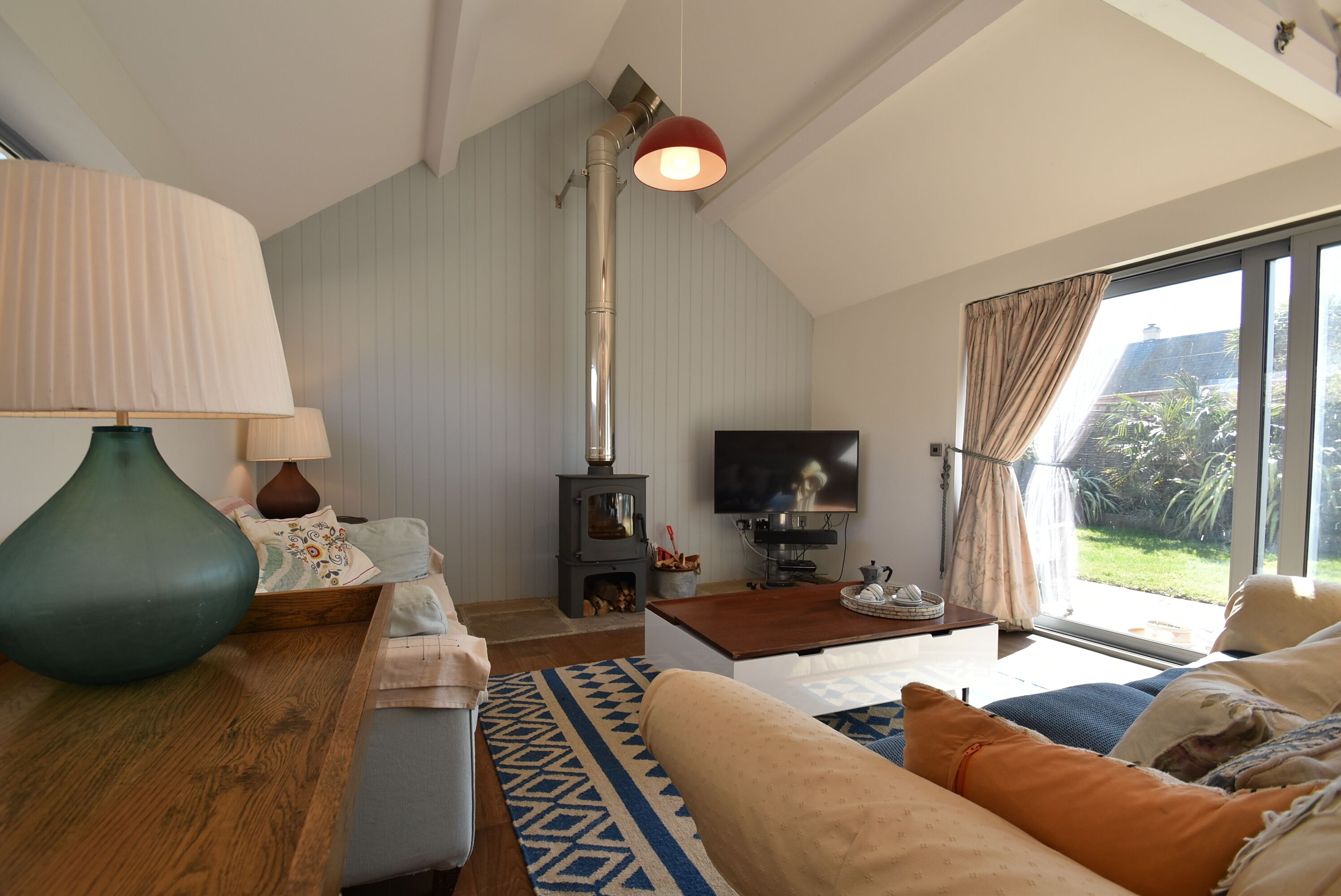 Nhà dành cho gia đình, quang cảnh vườn | Khu phòng khách