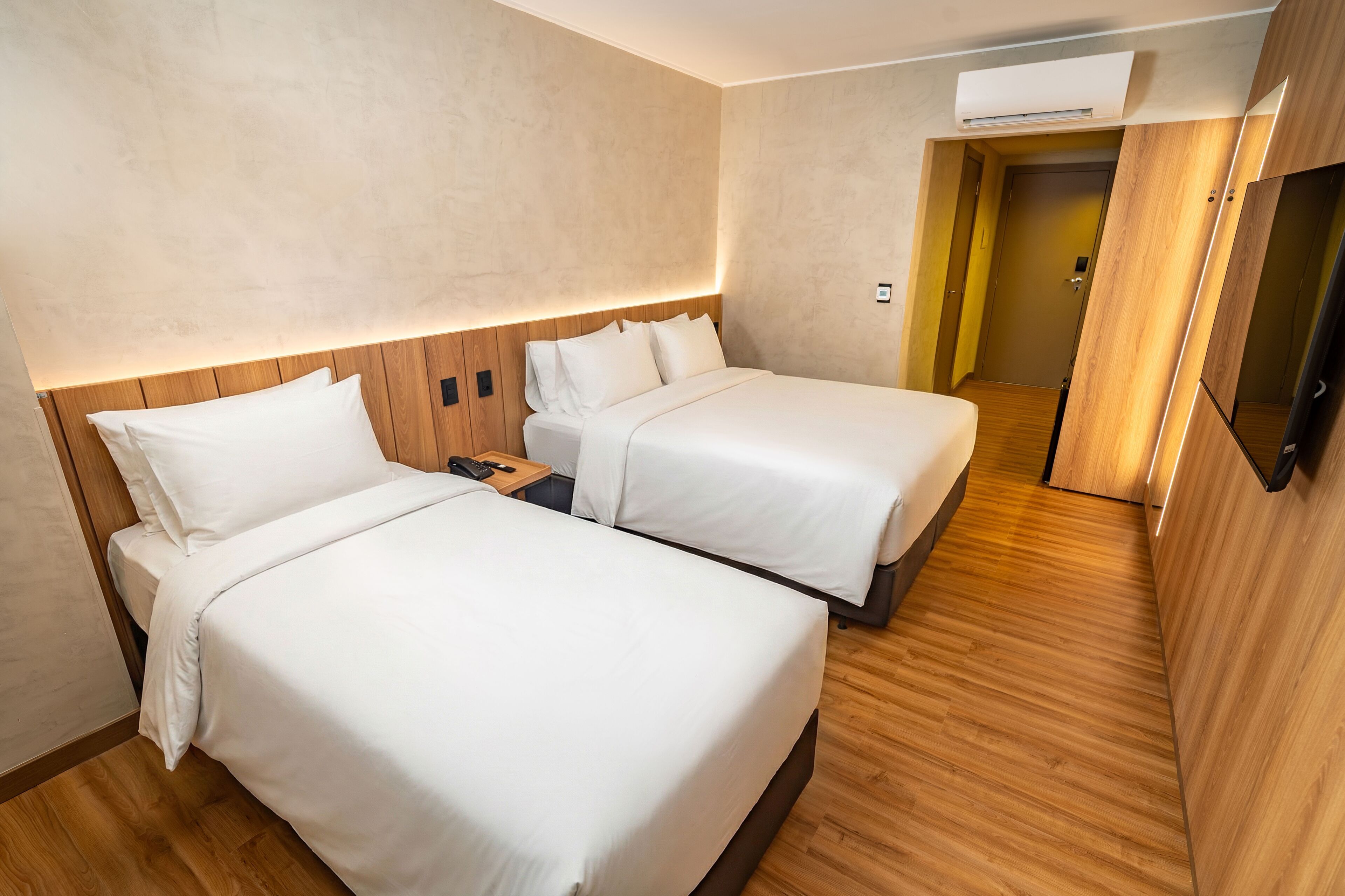 In-room safe, free WiFi, bed sheets