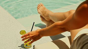 Piscina interna, piscina externa