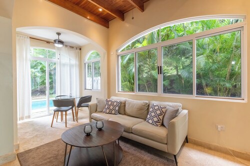 CASITA TOUCAN | STYLISH ONE-BEDROOM RETREAT IN NOSARA