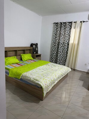 2 bedrooms, iron/ironing board, WiFi, bed sheets