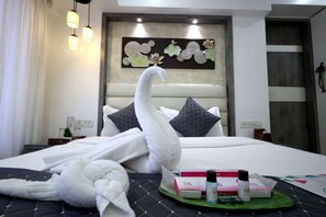 2 bedrooms, desk, iron/ironing board, WiFi - 2 Bedroom Apartments (Mumbai)