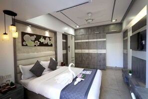 2 bedrooms, desk, iron/ironing board, WiFi - 2 Bedroom Apartments (Mumbai)