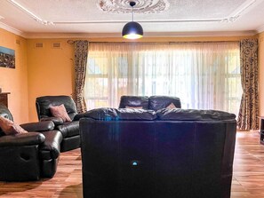 3 camere