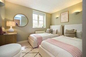 Apartment (3 Bedrooms)