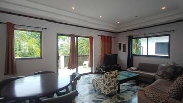 Villa, Garden View, Poolside | Living area