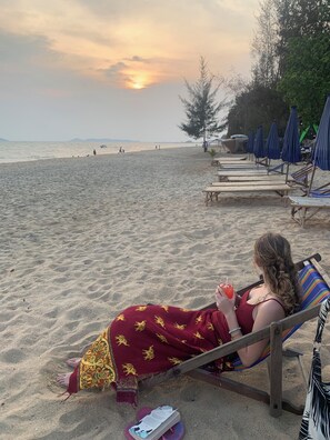Beach nearby, 3 beach bars - CET Resort & Rayong Padelcenter  (Klaeng)
