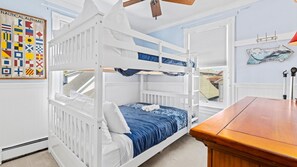 4 chambres, fer et planche à repasser, Wi-Fi, literie fournie