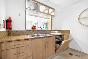 Lägenhet Standard - utsikt mot stranden | Eget kök | Stort kylskåp, mikrovågsugn, ugn och spishäll