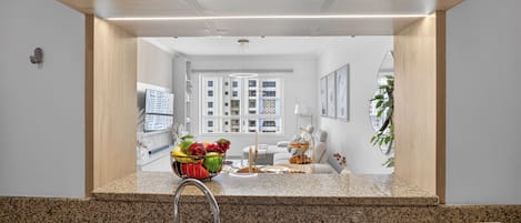 標準公寓, 海灘景觀 | 私人廚房 | 大型冰箱、微波爐、烤箱、爐台