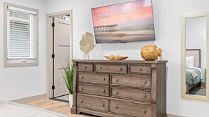 3 bedrooms, desk, iron/ironing board, WiFi