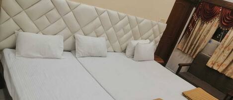 Economy Room | 1 bedroom, free WiFi