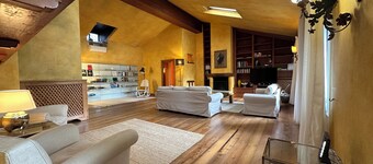 Spacious Flat with Pool & 36.000m2 Garden