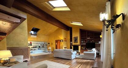 Spacious Flat with Pool & 36.000m2 Garden