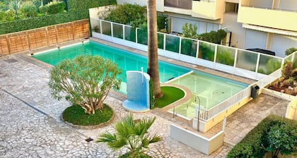 One-bedr ap 50m from the beach terrace, swimming pool, air con