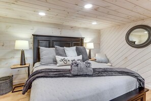 House (3 Bedrooms) | Interior - 3 Mi to Dtwn: Blue Ridge Cabin w/ Hot Tub & Views (Blue Ridge)