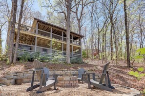 House (3 Bedrooms) | Interior - 3 Mi to Dtwn: Blue Ridge Cabin w/ Hot Tub & Views (Blue Ridge)
