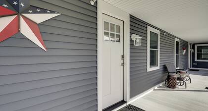 3 Mi to Onset Beach & Village! Pet-friendly Apt