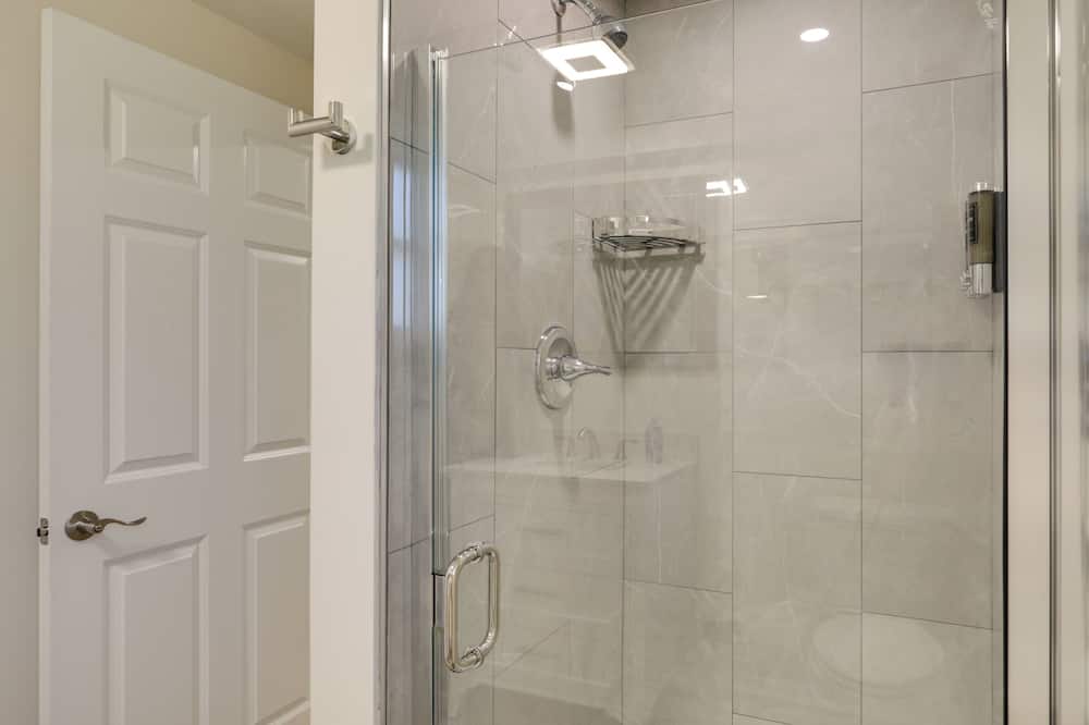 3 Mi to Onset Beach & Village! Pet-friendly Apt - Monument Beach, MA