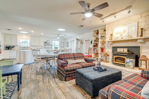 'pecan Creek Haus' Lake LBJ Retreat w/ Boat Dock!