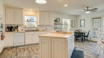 บ้านพัก (3 Bedrooms) | ภายใน