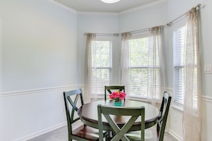 Interior - 10 Mi to Augusta: Georgia Family Home w/ Yard (Augusta)