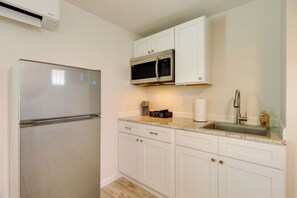 Apartment (1 Bedroom) | Interior - 3 Mi to Main St & Beach: Coastal Cape Cod Escape! (Wareham)