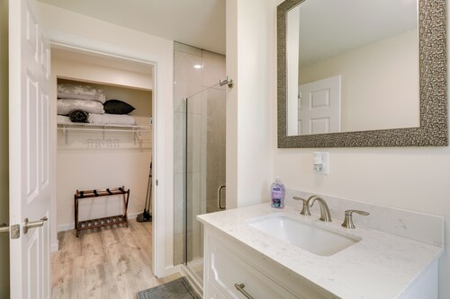 3 Mi to Main St & Beach: Coastal Cape Cod Escape!